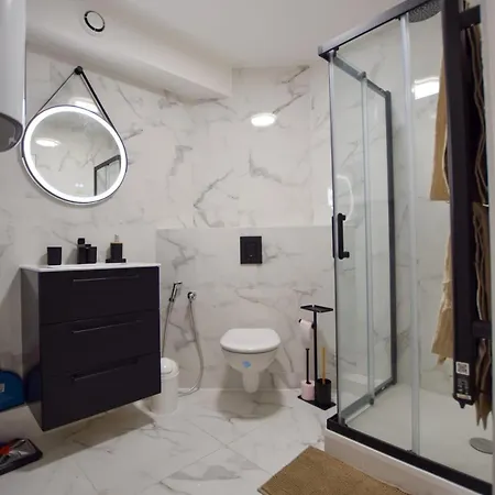 L'ombelle - D'eau Avec Petit Exterieur Апартаменты *