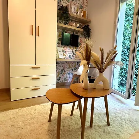 L'ombelle - D'eau Avec Petit Exterieur Апартаменты *